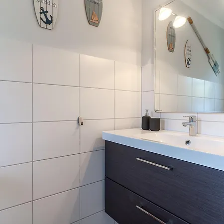 Holiday home Reetdachhaus Tuemmeldiek Reetdachhaus Tuemmeldiek 6b *