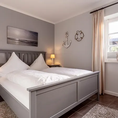 Reetdachhaus Tuemmeldiek Reetdachhaus Tuemmeldiek 6b *