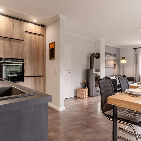 Dom wakacyjny Reetdachhaus Tuemmeldiek Reetdachhaus Tuemmeldiek 6b *