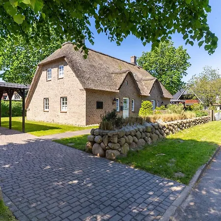 Reetdachhaus Tuemmeldiek Reetdachhaus Tuemmeldiek 6b Casa de Férias